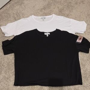 Sofia by Sofia Vergara Black and White Short Sleeve Tees